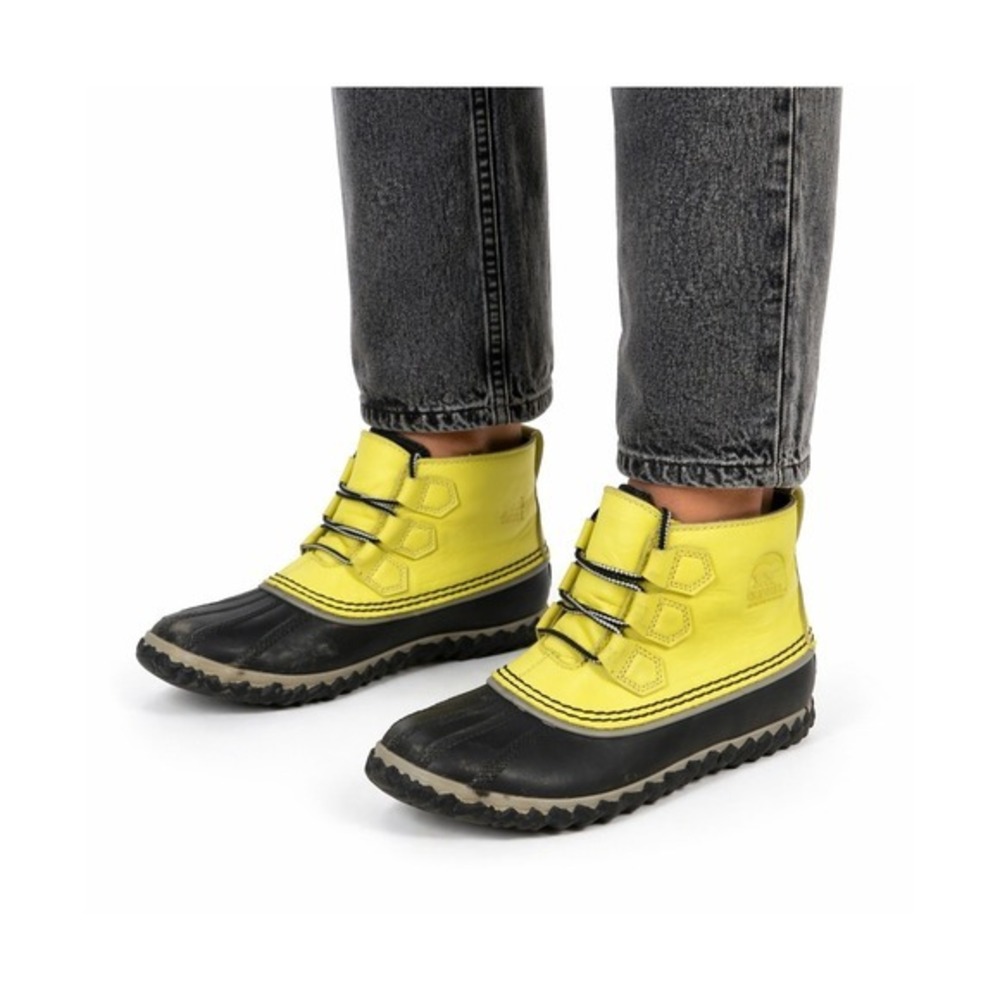 Sorel Womens Size 6 Out N About Yellow‎ Black Leather Lace Up Rain Outdoor Boots
